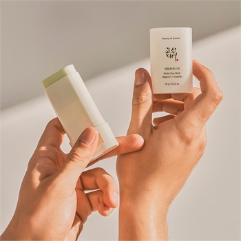Матирующий солнцезащитный стик Beauty of Joseon Matte Sun Stick Mugwort+Camelia SPF50+ PA++++ - копия 10435 - фото 1358
