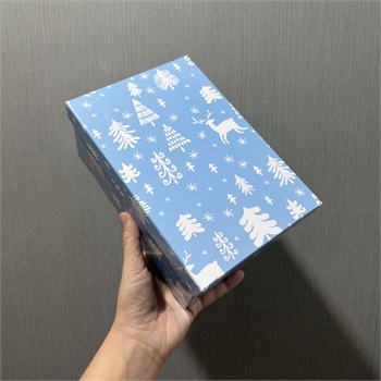 Коробка подарочная с новогодним принтом 21*14,5*9 10587