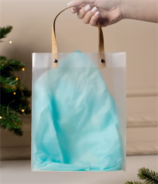 Подарочный пакет с бумагой тишью голубого цвета 10801